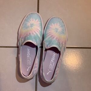 Puma slip on women’s size 7 Brand new